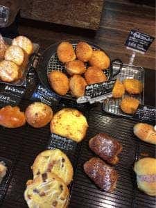焼きたてパン屋 磯子物語