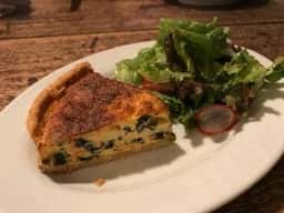 レストラン AKARI