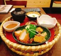 ご飯ととろろ とろ麦 おのだサンパーク店