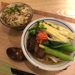 沖縄そばミルクユカヂ