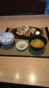 やよい軒 箱崎店