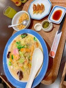 リンガーハット アクロスプラザ与次郎店
