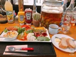 Cafe Wise Court 102