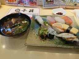 魚河岸のすしえびす西代店