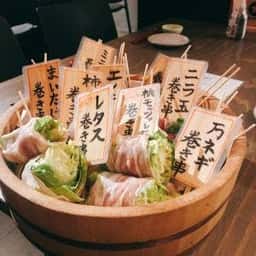 肉と炉ばた さんど。