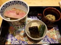 炭火割烹とも
