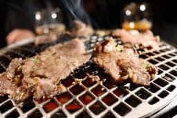 焼肉 富や