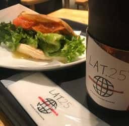 caffe LAT.25° 羽田空港第一ターミナル店