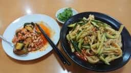 劉家 西安刀削麺 名東店