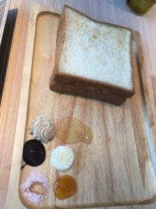 ベーカリー＆カフェ 南西の風