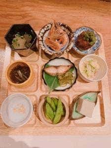 並木通り しろがね