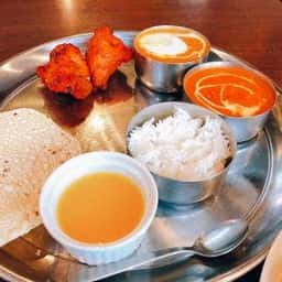 インド料理プルニマ 三ツ沢本店