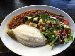 Wine & Curry Stand カドノ