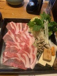 しゃぶしゃぶ 牛すき鍋 西新初喜 本店