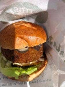 THIS 伊豆 SHIITAKE バーガーキッチン