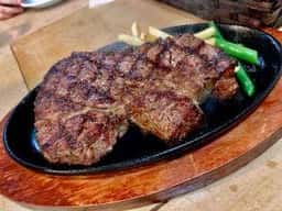 炭火焼きステーキ 肉押し
