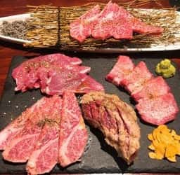 炭火焼肉 うしざか