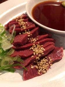 炭火焼ホルモン やきや