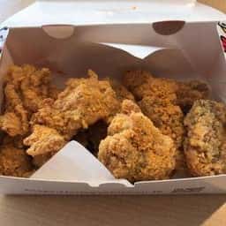 CRISPY CHICKEN n’ TOMATO 麻布十番店