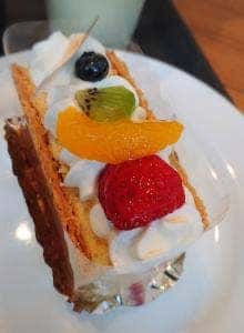 Mafche Dessert UN PETIT PEU パルティフジ衣山店