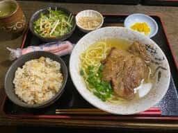 古酒と沖縄料理 島唄楽園 美海店