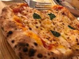 A PIZZA 大阪京橋店