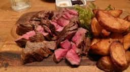 鉄板肉酒場 とーせんぼ