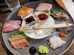 新鮮魚と全国の旨い酒が楽しめるモダン酒場 KANPAI