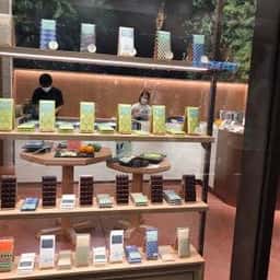 green bean to bar CHOCOLATE 新風館