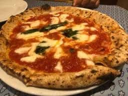 ピッツェリア ピッツァフォールム