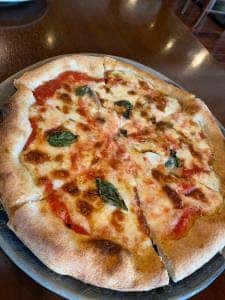 リストランテ・ピッツェリア ラ・ロカンダ・デル・ピットーレ環水公園