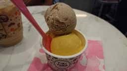 猿田彦珈琲とティキタカアイスクリームのお店