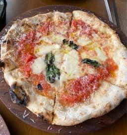 山の石窯ピザ 生駒 雲亭