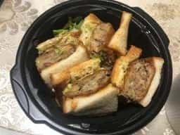 馬肉バル 跳ね馬 池袋東口店