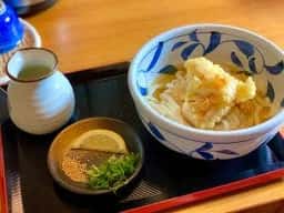 踊るうどん椿参道