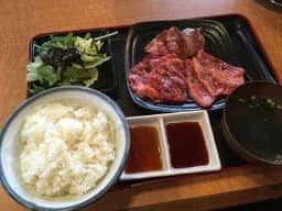 炭火焼肉 あかみうし