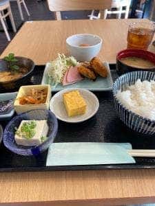 Hotel & Renta Car 660 駅裏食堂