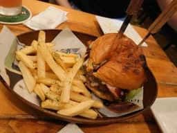 溶岩ダイニング brave