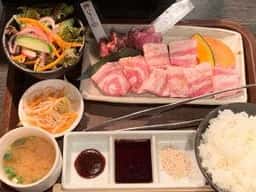 ぶたさまよよぎ