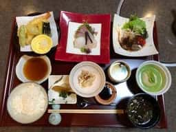 憩いの料亭 白竜湖