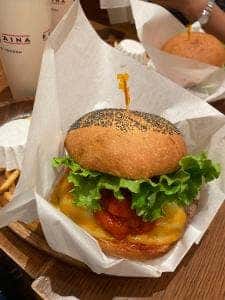 KUA`AINA 二子玉川店