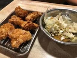 骨付鳥、からあげ、ハイボール がブリチキン。池袋西口駅前店