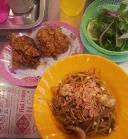 生パッタイと台湾唐揚げ ハイチャム