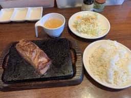 やっぱりステーキ 港川ピーズタウン店