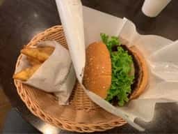 フレッシュネスバーガー 三鷹南口店