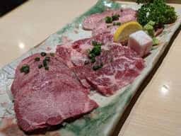 炭火焼肉 遊牧 新宿店