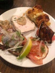 コ.トゥ.タモ.ペヴァ