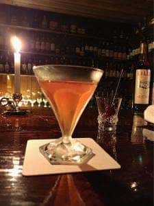 バー サード コルク