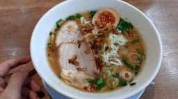 背脂醤油ラーメン まる星 開成店