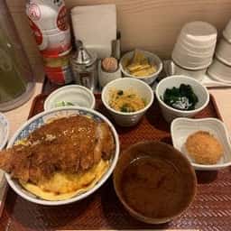 とんかつは飲み物。新宿店